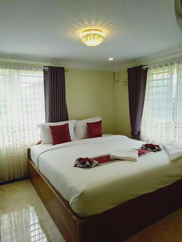 Arina Boutique Kampot Hotel Exterior photo
